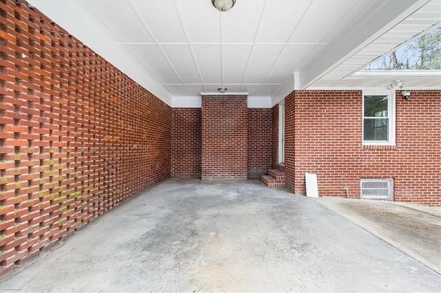 2763 Baker Ridge Drive NW, Atlanta, GA 30318