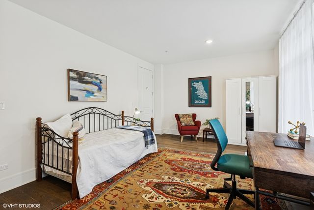 5748 N Hermitage Avenue 102, Chicago, IL 60660