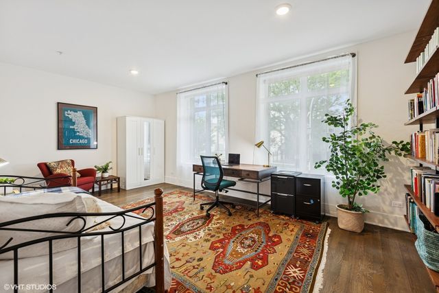 5748 N Hermitage Avenue 102, Chicago, IL 60660