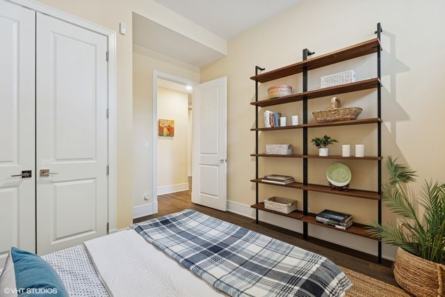 5748 N Hermitage Avenue 102, Chicago, IL 60660