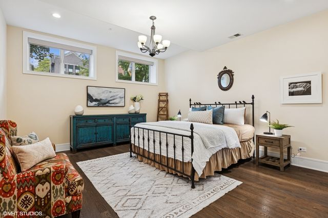 5748 N Hermitage Avenue 102, Chicago, IL 60660