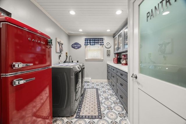 125 Prospect Hill Street, Taunton, MA 02780