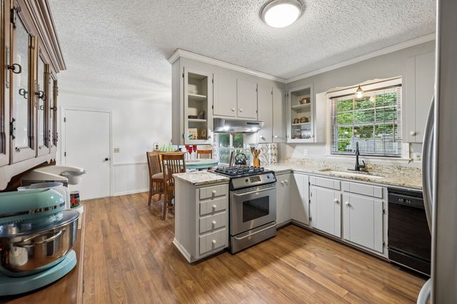 1722 Haynes Dr, Murfreesboro, TN 37129