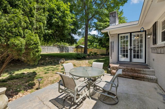 1722 Haynes Dr, Murfreesboro, TN 37129
