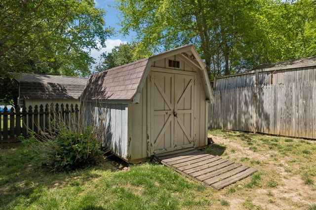 1722 Haynes Dr, Murfreesboro, TN 37129
