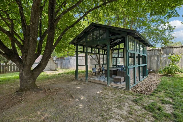 1722 Haynes Dr, Murfreesboro, TN 37129