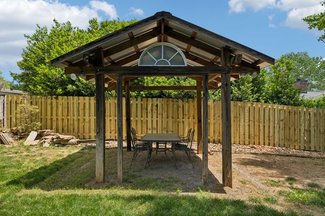 1722 Haynes Dr, Murfreesboro, TN 37129