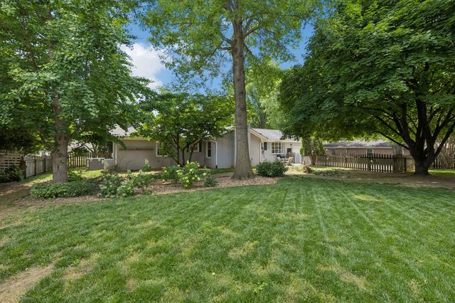 1722 Haynes Dr, Murfreesboro, TN 37129