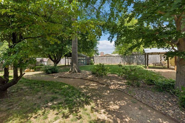 1722 Haynes Dr, Murfreesboro, TN 37129