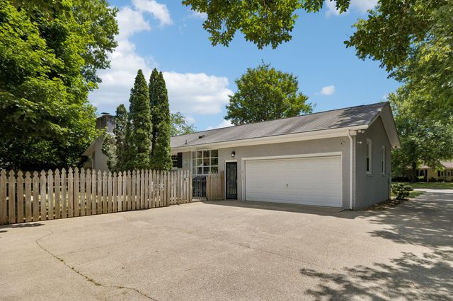 1722 Haynes Dr, Murfreesboro, TN 37129
