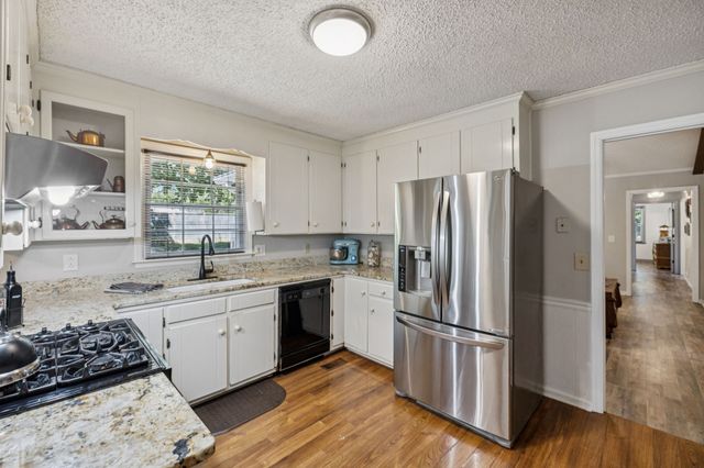 1722 Haynes Dr, Murfreesboro, TN 37129