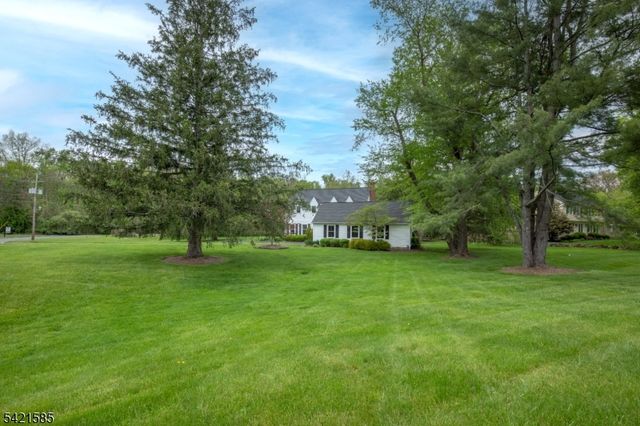 255 Skyline Dr, Long Hill Twp., NJ 07946