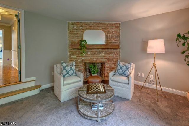 255 Skyline Dr, Long Hill Twp., NJ 07946