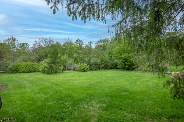 255 Skyline Dr, Long Hill Twp., NJ 07946
