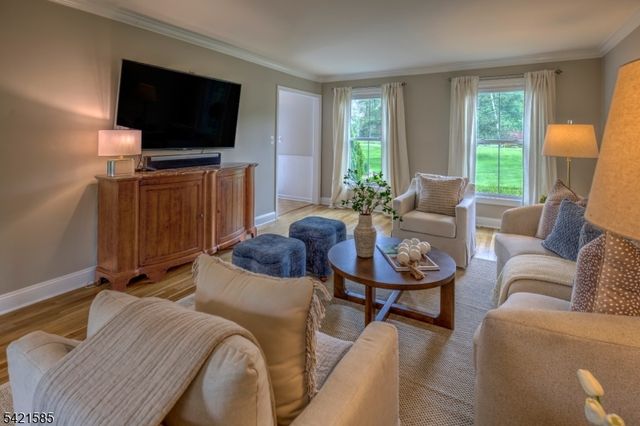 255 Skyline Dr, Long Hill Twp., NJ 07946