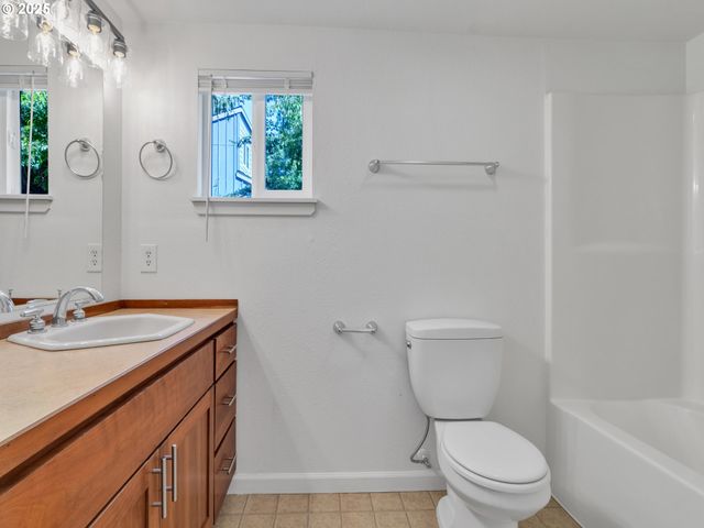 801 Ne 13TH St, Mc Minnville, OR 97128