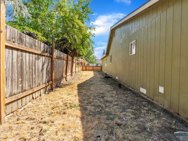 801 Ne 13TH St, Mc Minnville, OR 97128