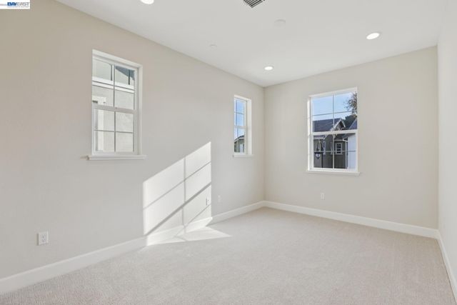 121 Creek View Cir, Fairfield, CA 94533