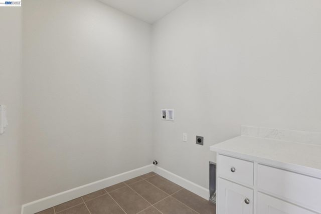 121 Creek View Cir, Fairfield, CA 94533
