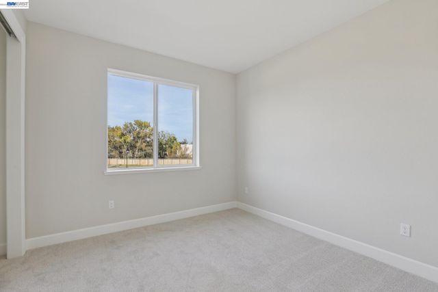121 Creek View Cir, Fairfield, CA 94533