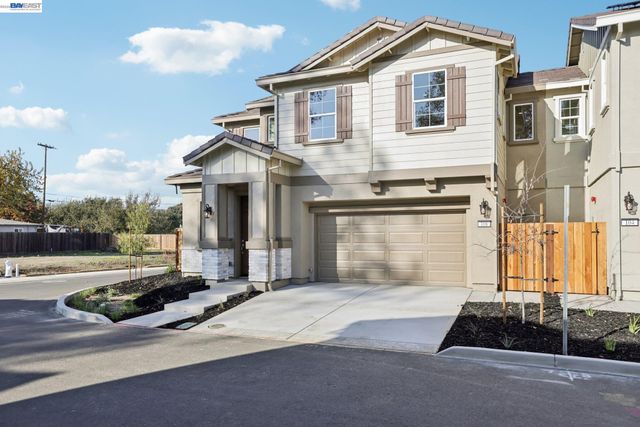 121 Creek View Cir, Fairfield, CA 94533
