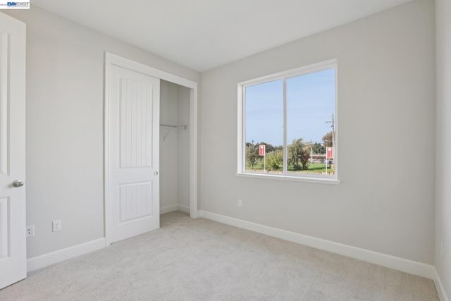 121 Creek View Cir, Fairfield, CA 94533
