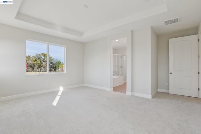 121 Creek View Cir, Fairfield, CA 94533