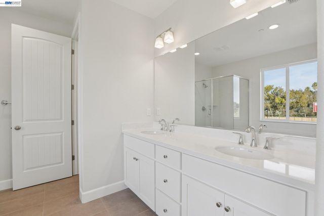121 Creek View Cir, Fairfield, CA 94533