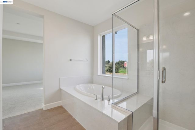 121 Creek View Cir, Fairfield, CA 94533