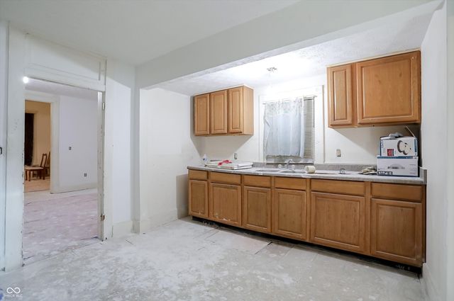 817 Division Street, Indianapolis, IN 46221