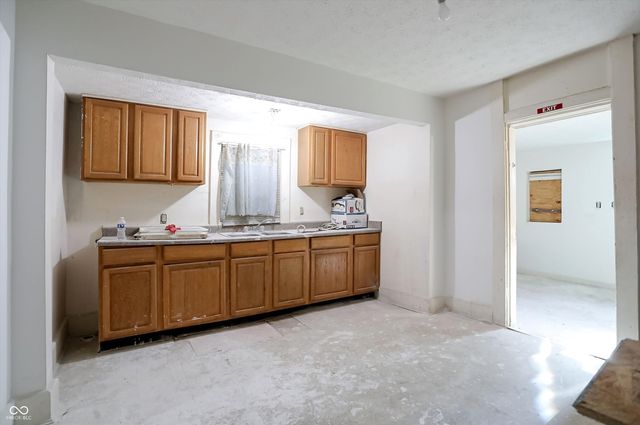 817 Division Street, Indianapolis, IN 46221