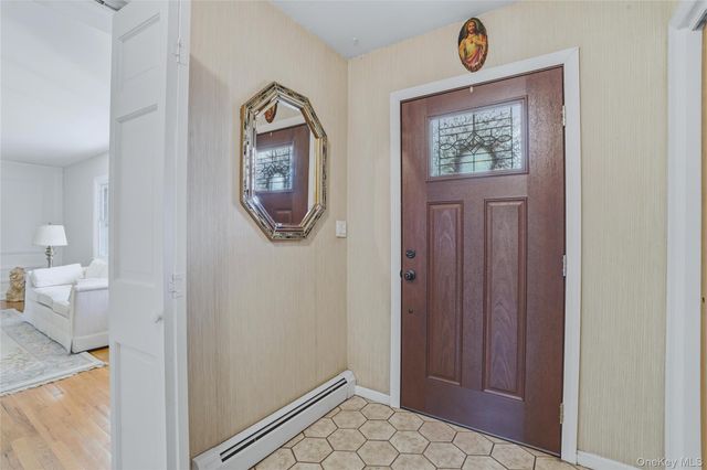 10 Sharon Court, Cornwall On Hudson, NY 12520
