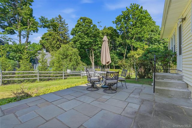 10 Sharon Court, Cornwall On Hudson, NY 12520
