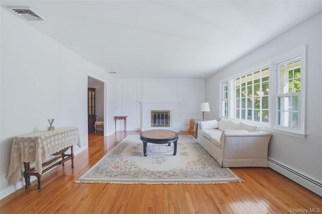 10 Sharon Court, Cornwall On Hudson, NY 12520