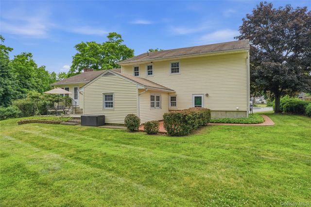 10 Sharon Court, Cornwall On Hudson, NY 12520