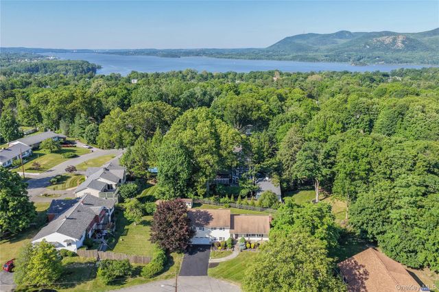 10 Sharon Court, Cornwall On Hudson, NY 12520