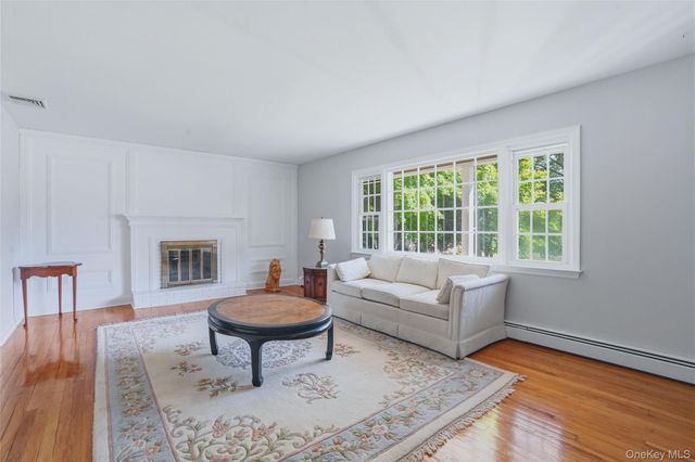 10 Sharon Court, Cornwall On Hudson, NY 12520