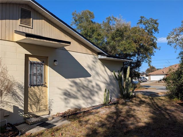 24 S COURTLAND BOULEVARD, Deltona, FL 32738