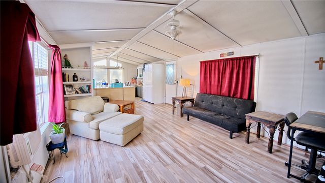 600 E Nelson Street, Bowie, TX 76230