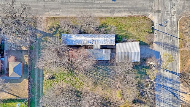 600 E Nelson Street, Bowie, TX 76230