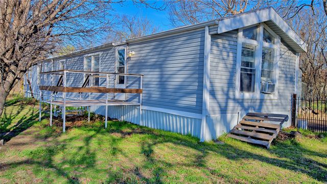 600 E Nelson Street, Bowie, TX 76230