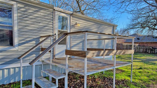 600 E Nelson Street, Bowie, TX 76230