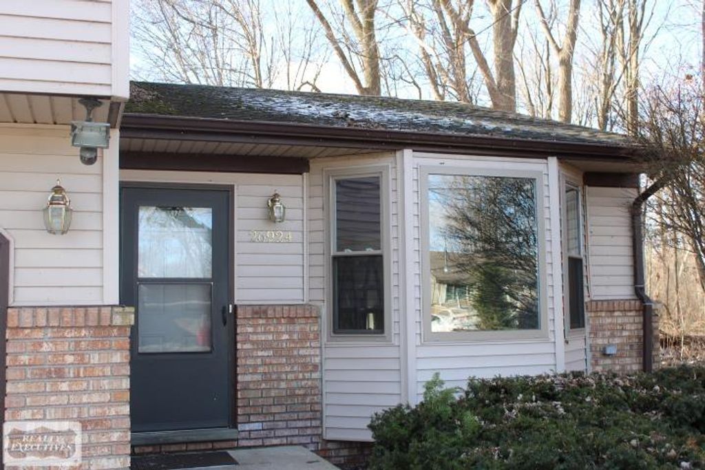 26924 Campau Lane, Harrison Twp, MI 48045