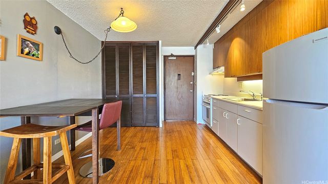 1655 Makaloa Street 710, Honolulu, HI 96814