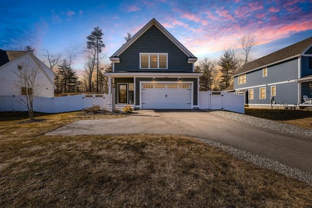 50 Clover Lane, Londonderry, NH 03053