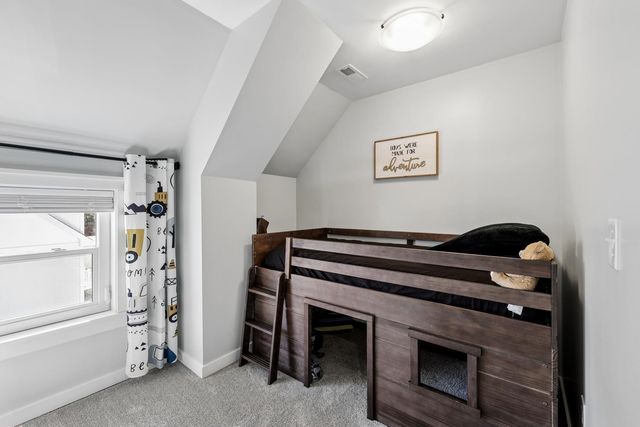 50 Clover Lane, Londonderry, NH 03053