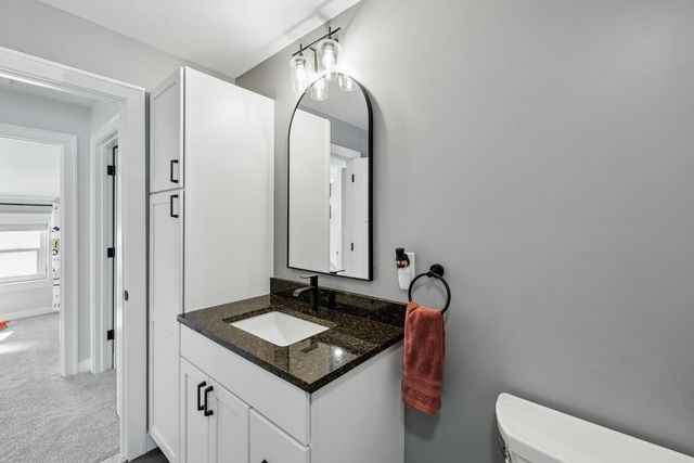 50 Clover Lane, Londonderry, NH 03053