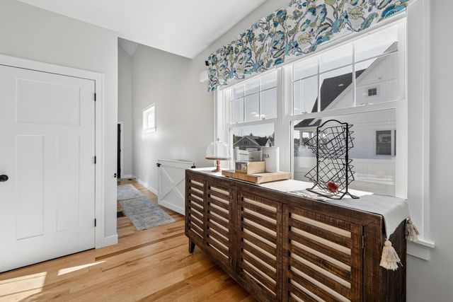 50 Clover Lane, Londonderry, NH 03053