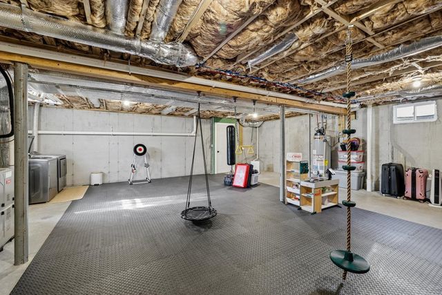 50 Clover Lane, Londonderry, NH 03053