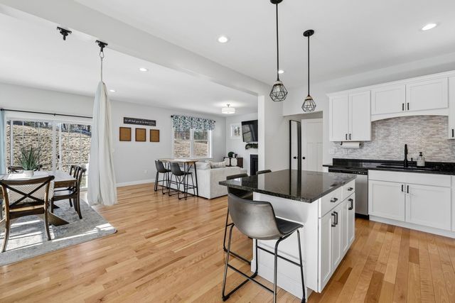 50 Clover Lane, Londonderry, NH 03053